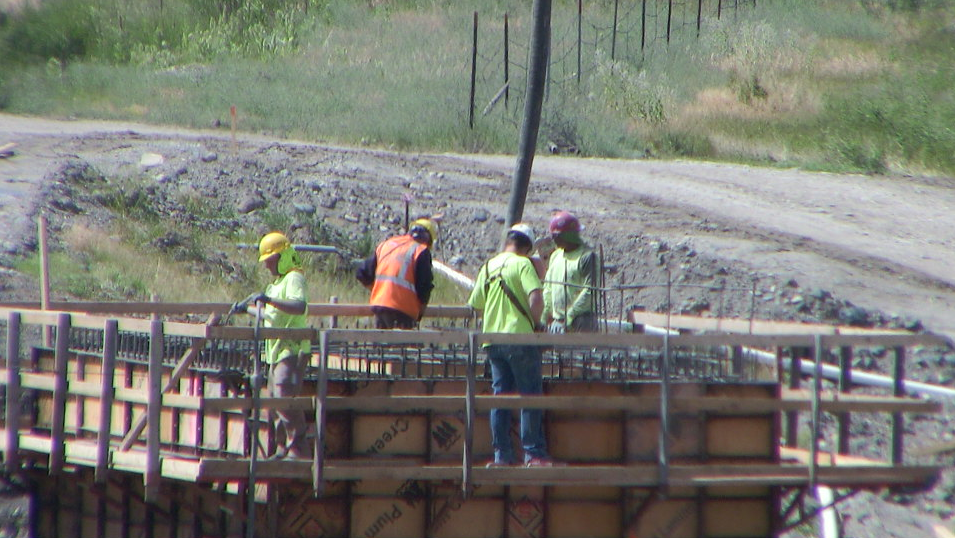 PTZ Construction Camera zoom on display - 12x optical zoom
